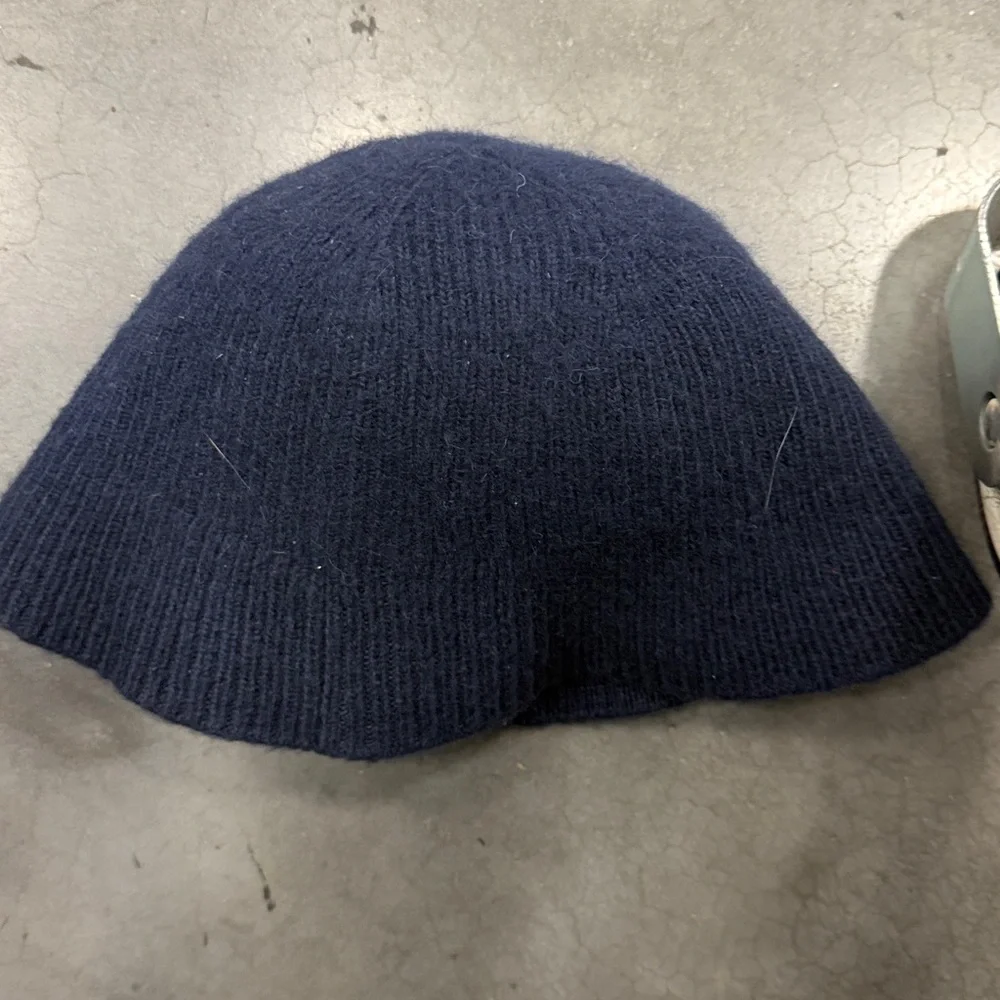 MADEWELL ladies Navy, cap new tag NWT medium/large - Picture 6 of 12